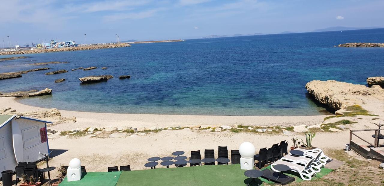 Suite Guesthouse A Pochi Passi Dal Mare Sassari Bagian luar foto