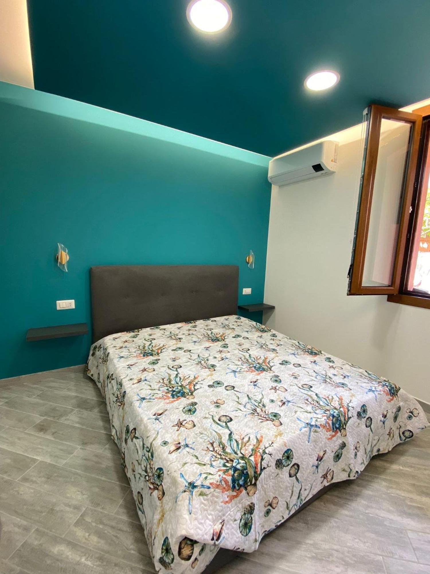 Suite Guesthouse A Pochi Passi Dal Mare Sassari Bagian luar foto