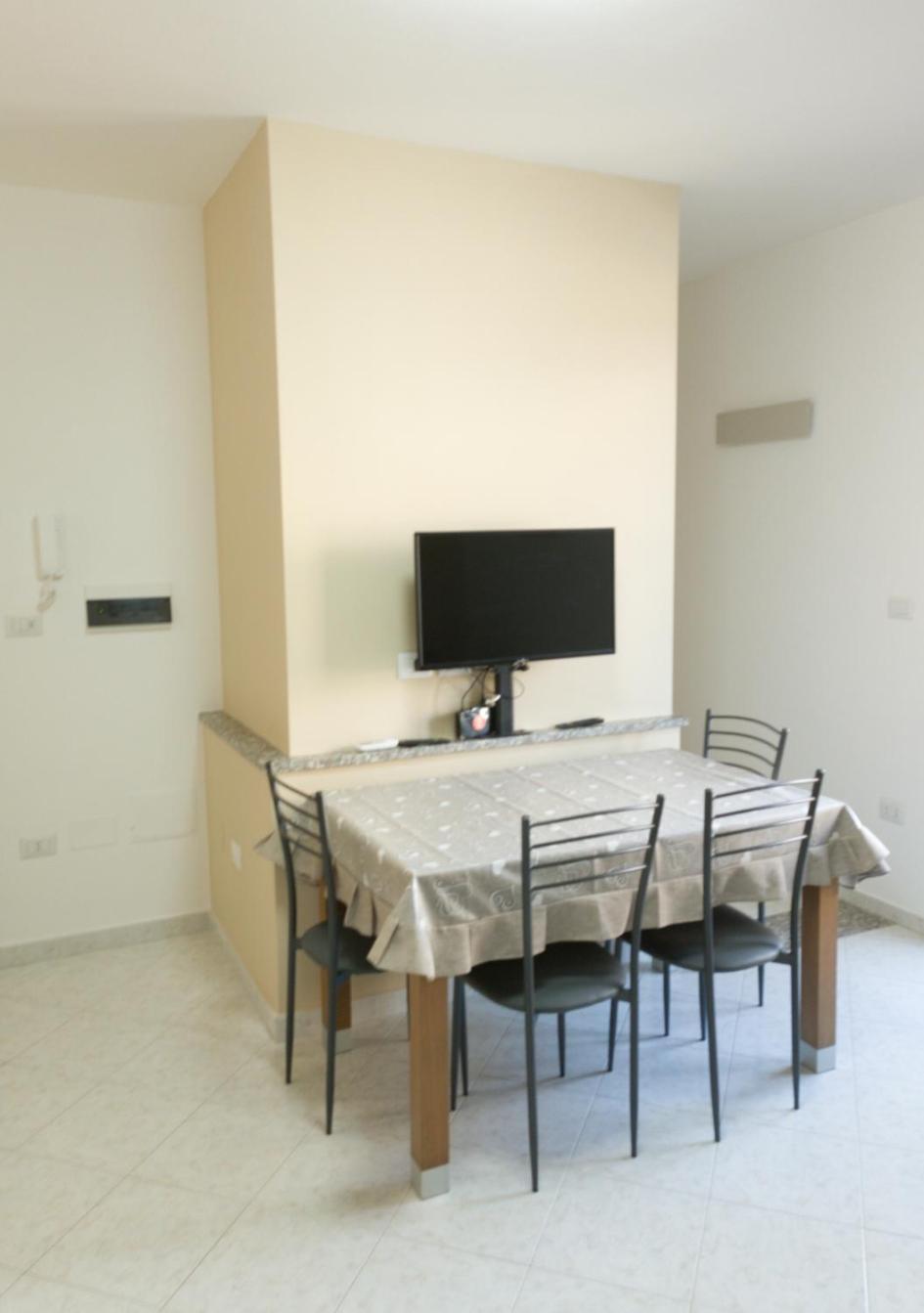 Suite Guesthouse A Pochi Passi Dal Mare Sassari Bagian luar foto