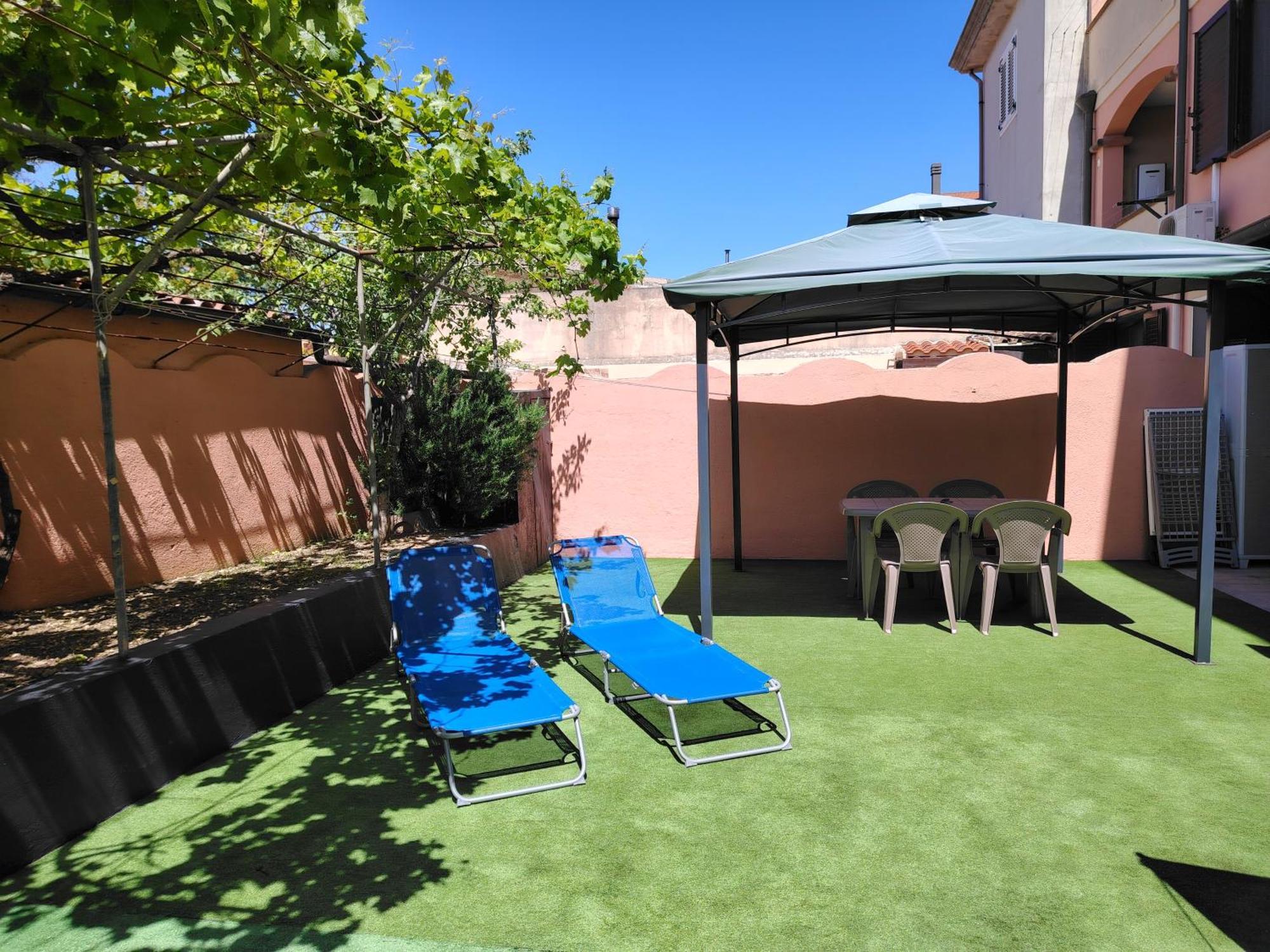 Suite Guesthouse A Pochi Passi Dal Mare Sassari Bagian luar foto