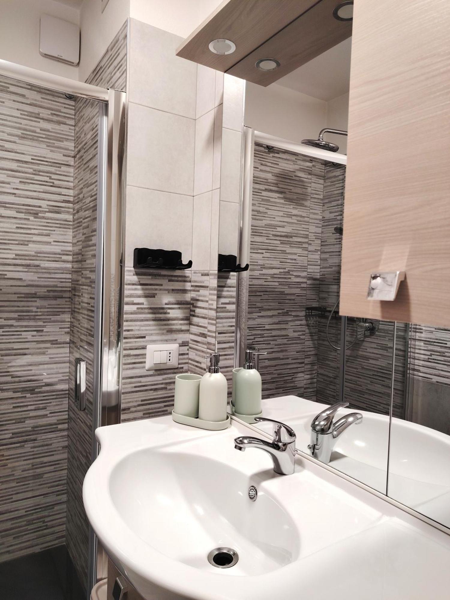 Suite Guesthouse A Pochi Passi Dal Mare Sassari Bagian luar foto